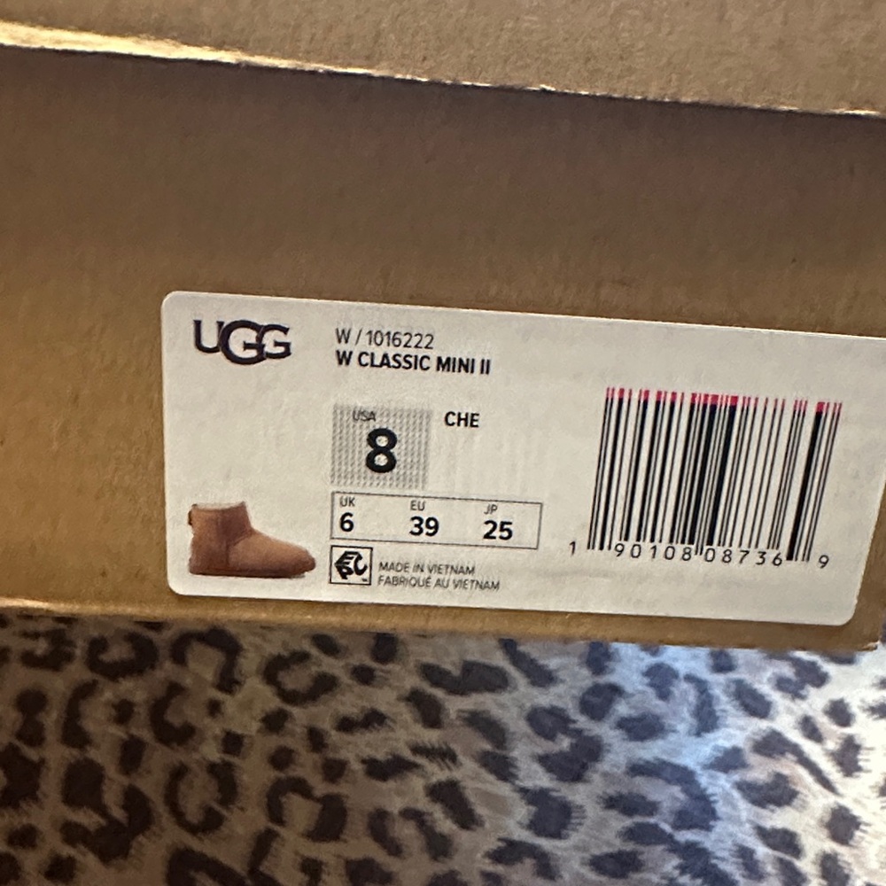 UGG Classic mini II chestnut Ankle Boots
New in box - Picture 2 of 8